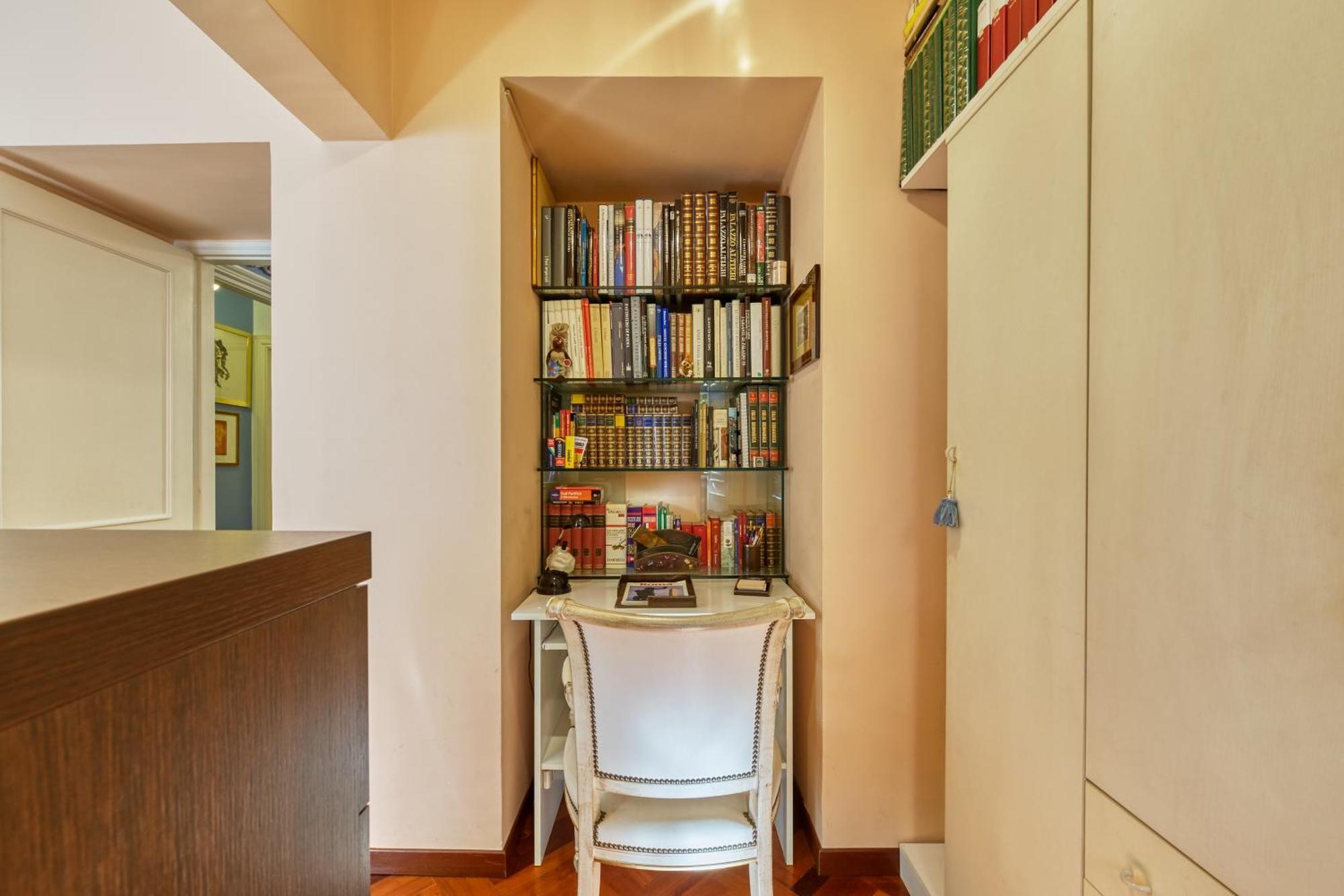 Vespasiano Luxury For 4 Apartment *